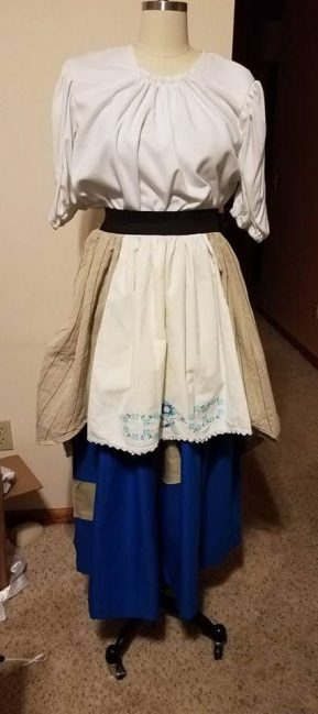 apron/overskirt combination in place