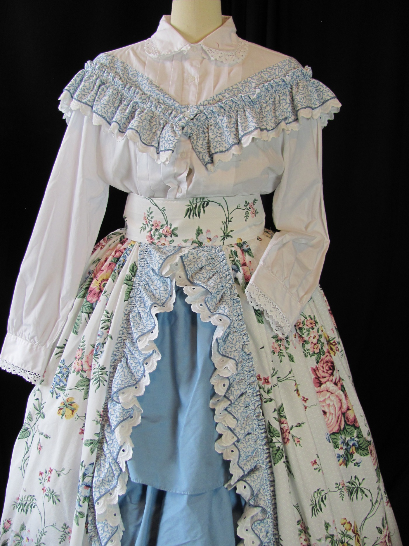 A Flowered Hoop Dress: Curtain upcycle | costumecrazed